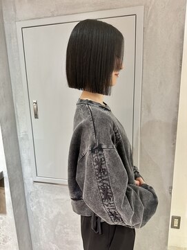 ヨーク(YOKE) YOKE 切りっぱなしボブ丸くないボブ艶髪アッシュブラック