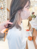 ネオリーブ チロル 横浜西口店(Neolive CiroL.)&nbsp;見せるインナーカラー/ミディアムヘア/ホワイトベージュ【横浜】