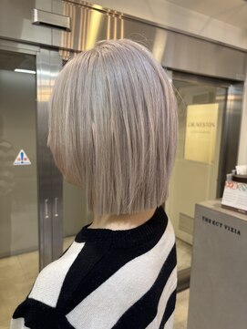 ジエクト ヴィシア(The Ect VIXIA) タッセルボブ　レイヤーカット　切りっぱなし　ボブレイヤー