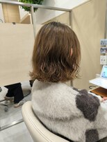アドラーブル 長岡リバーサイド千秋店(adorable)&nbsp;20代30代40代くせ毛風パーマミルクティアッシュ透明感小顔