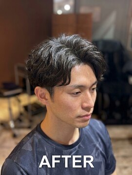 ジェットブラックキューサンロク(JET BLACK 936) 癖毛からのフェザーパーマ