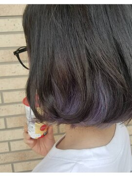 ヘアー アンド メイク アーム(hair and make ame) くせ毛をいかしてインナーカラーでふんわりボブ