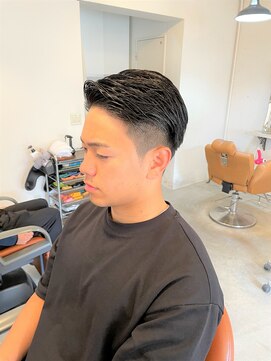 アンティコ(Antico) ツーブロックモテ髪フェード束感アップバング流行イケメン黒髪