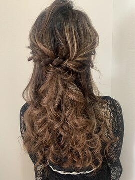 フェリーチェ(Felice) 花嫁　海外セレブ　フォーマルハーフアップ　コテ巻き