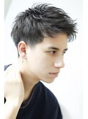 ツーブロックマッシュ束感ショートスパイキーショート