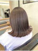 切りっぱなしミディアムボブ