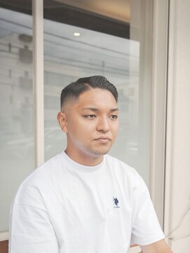 プロ バーバーショップ(PRO BARBER SHOP) 七三スキンフェード