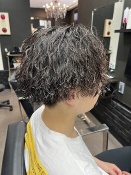 ヘアーサロン リーベ 東久留米店(Hair Salon Liebe)の写真/頭皮ケアができる炭酸泉スパが人気☆流行りのスタイルからビジネススタイルまでお任せください！