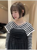 オリーブベージュ