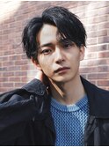 センターパートスパイラルパーマツーブロック刈り上げメンズヘア