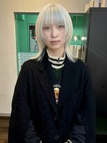 スリット(slit)&nbsp;ホワイトデザインウルフカット　ウルフカット/ケアブリーチ