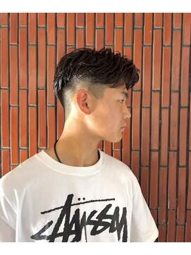 オスマン 御茶ノ水神保町店(Osmann) フェザーパーマグレーブルーカラー刈り上げショートバング