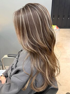 トゥイン 八王子(TWIN) ハイライトデザインカラーフェイスフレーミングココアベージュ