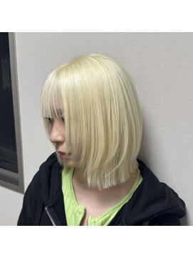クリーム 大宮(CREAM) 透けるホワイトブロンド×レイヤーボブ