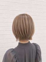 アンディー(&dy) 髪質改善トリートメント×ミルクティーベージュ丸みショートボブ