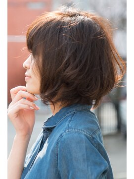 フリッカ(FLICKA) 自分のウェーブを活かしたボブ