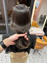 ボタン シブヤ(VOTAN SHIBUYA)&nbsp;韓国ヘア/くびれヘア/暗め透け感カラー/オリーブグレージュ