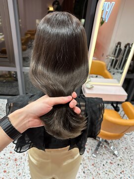 ボタン シブヤ(VOTAN SHIBUYA) 韓国ヘア/くびれヘア/暗め透け感カラー/オリーブグレージュ