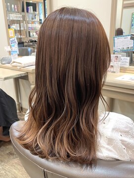 アルターリール(aL ter Rire) 前髪/マチルダボブ/ピンクベージュ/インナーグレージュ/中村郁未