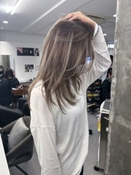 キング 高槻(K!ng) 縮毛矯正髪質改善ハイライトレイヤーカット高槻美容室エクステ