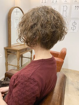 ショートオンリーサロントス(short only salon TOSS) アッシュベージュ☆ゆるふわ大人かわいいクルクルショートボブ