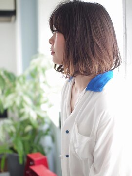 ウクラ バイ レシッド 池袋(uchla by rcid) ベルベットカラーのミディアムボブ