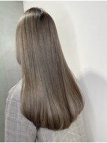 リーオオサカ(Lee Osaka)&nbsp;【Lee大阪店】モードなスモーキーベージュ/新出奈津樹