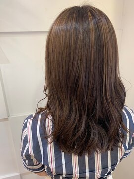 コワフュールエミカ(coiffure EMIKA) うるつや重めミディアム_ナチュラルベージュ