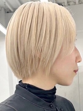 ウィコ 新宿(WICO) whiteblond [新宿駅/切りっぱなしボブ/エアリーロング]