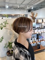 シー.(SHE.)&nbsp;アッシュベージュ×ハンサムショート