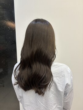 アチーブリス(achieve Liss) ロングオリーブベージュ艶カラーナチュラルウェーブ巻きロング