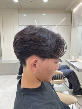 ニコ トウキョウ ヨコハマ(nico) メンズセンターパートニュアンスパーマ毛流れメンズパーマ刈上げ