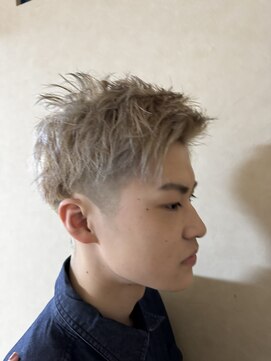 ハイトーングレージュ立体ショート