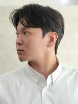 エイル 北堀江(Eir)&nbsp;コンマヘア  ダウンパーマ  センターパート メンズカット