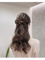 エムツー(mtm)&nbsp;ねじりハーフアップ×ゆるふわウェーブ
