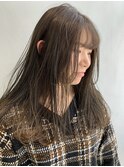 やわらかカーキベージュ
