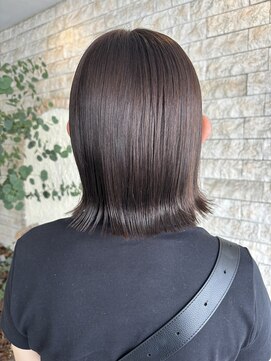 フラット 千葉(Flat.) 外ハネスタイル、切りっぱなしボブ【千葉】