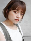 グレージュ　大人かわいい　フェザーバング　マッシュショート