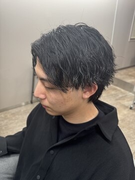 レーヴバイリコ 三軒茶屋(Reve by liko) ツイストスパイラルパーマ/センターパート/メンズパーマ