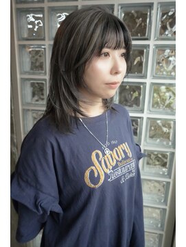 シゼン(SHIZEN) ミディアムウルフ×ローライト×グレージュ