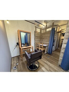 周りを気にせず、自分の世界に集中できる個室空間を完備。あなただけのサロンタイムをお過ごし頂けます＊