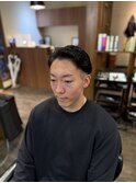 ウェット質感で魅せるメンズフェード×アップバング