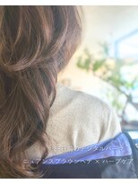 ナギ(Nagi)&nbsp;大人向け重心の巻き髪パーマスタイル