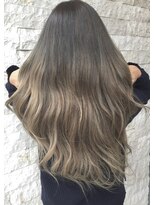 ロマリア(Lomalia)&nbsp;【Lomalia表参道/原宿】クリームシルバーグラデーションカラー