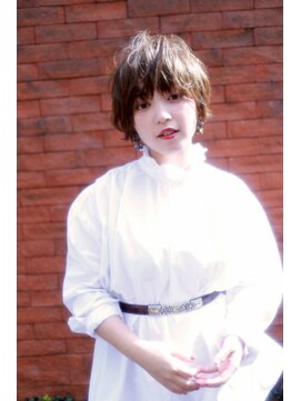 エイミー(Aimee) Aimee 透け感アイスグレージュ×無造作ショート