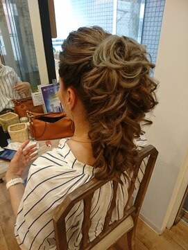 カーサ 祇園四条店(CASA) ポニーテールアレンジ