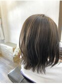 王道!切りっぱなし外ハネグレージュハイライト
