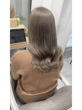 ピヨン 心斎橋(piLLon) ワンブリーチで作る・くすみベージュ