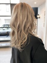 キャアリー(Caary)&nbsp;福山市ヘアカラー ブリーチ人気キャアリーCaaryホワイトシルバー