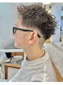 刈り上げ短髪ツイストパーマアップバングショートメンズヘア